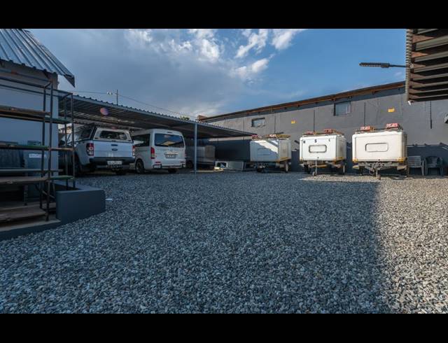 350M² OFFICE FOR SALE IN ALBERTON NORTH